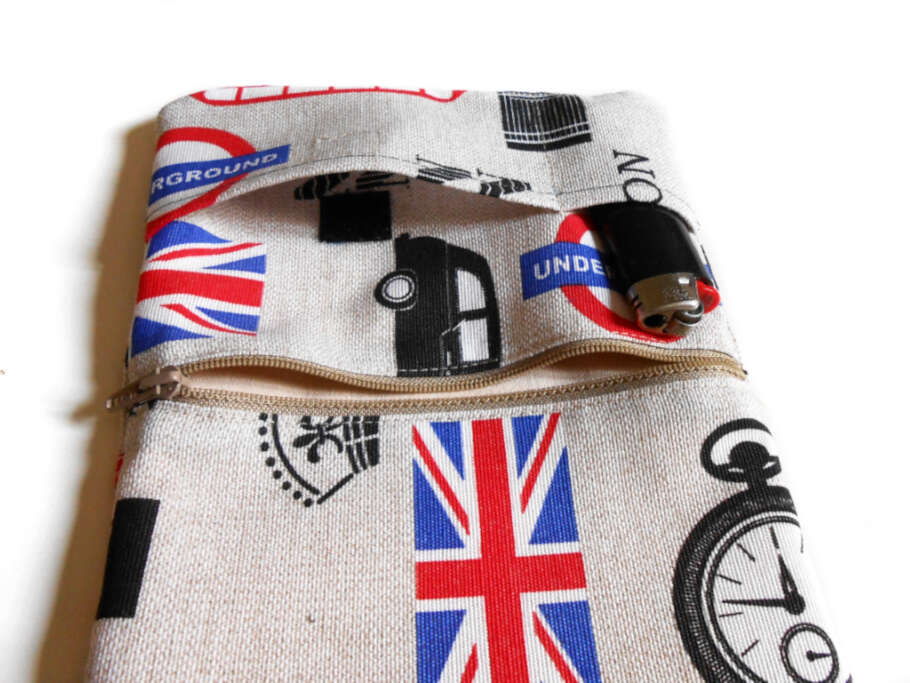 London motifs fabric tobacco pouch