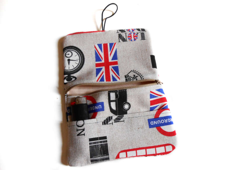 London motifs fabric tobacco pouch