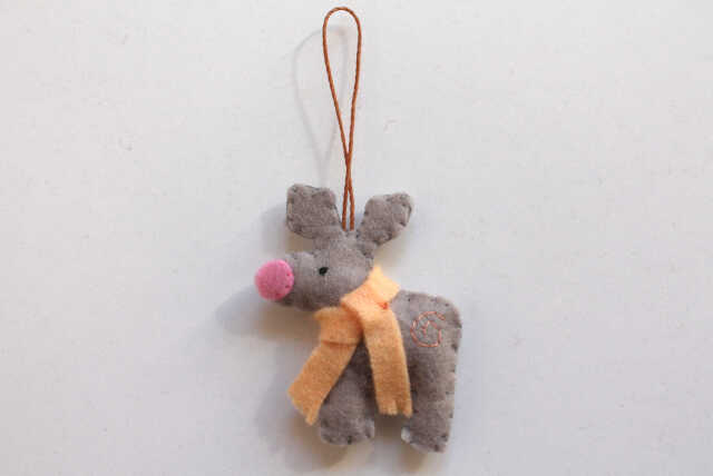 cute reindeer felt christmas tree ornament